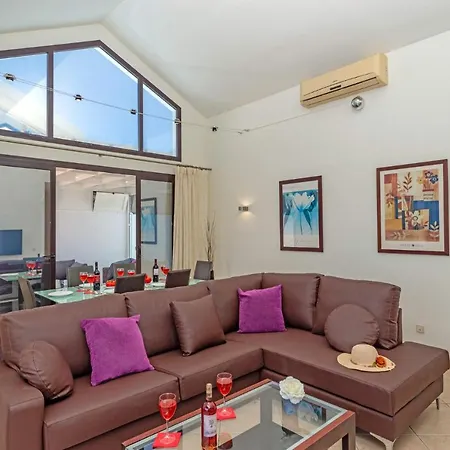 Villa Janubio By