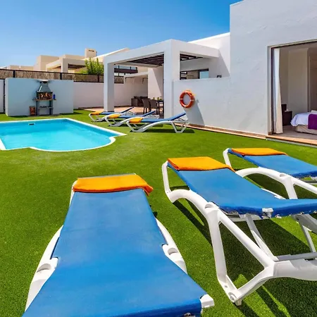 Janubio By * Πλάγια Μπλάνκα